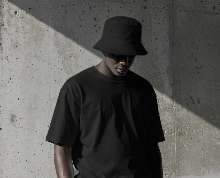 CLASSIC BLACK BUCKET HAT